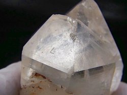 画像2: ベトナム・Bac Kan省産クリア水晶原石（ツイン/レコードキーパー付き） 148.2g