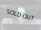 パキスタン・スワート産エメラルド原石 (柱状結晶) 3.5カラット