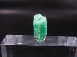 画像1: パキスタン・スワート産エメラルド原石 (柱状結晶) 3.5カラット