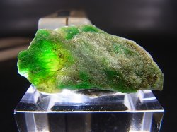画像2: イタリア・ピエモンテ産オンファス輝石原石 3.3g