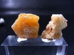 画像2: Hokkaidoite北海道然別湖産蛍光オパール原石 2点セット トータル 2.5g