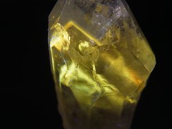 画像2: ブラジル・コルデイロス産アメジスタドーラダ/蛍光ファントムアメジスト（錐面研磨） 67.8g