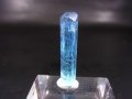 ジェムグレード宝石需要品質：ベトナム産アクアマリン柱状結晶原石（錐面研磨） 7.1カラット
