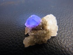 画像2: ドイツ・ザクセン州産フローライトon水晶 0.8g