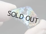 アフガニスタン産スーパーイリデッセンス・ローマングラス（マルチイリデッセンス/穴あき） 2.5g
