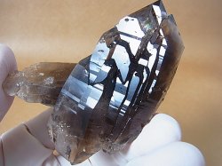 画像1: マラウイ・ムランジェ産クリアスモーキー水晶（貫入り/DT/カテドラル型） 80.4g