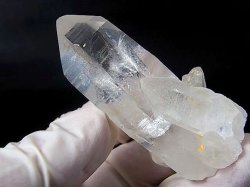 画像2: ベトナム・Bac Kan省産クリア水晶ポイント 59.9g