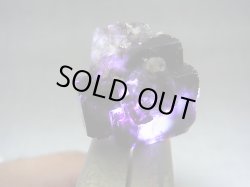 画像2: ナミビア・エロンゴ産ブラック(ディープパープルカラー)フローライト原石 11.0g