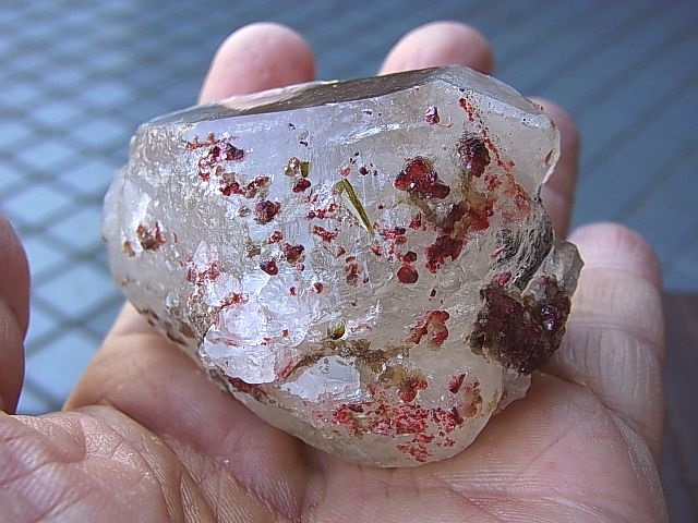 マルチカラートルマリン結晶付き水晶原石184.8g - パーフェクト 