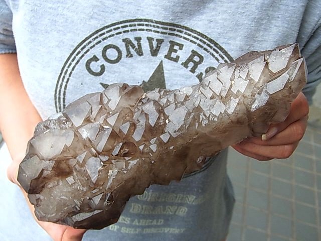 ブラジル産ジャカレー水晶（大型・キャビネットサイズ）原石1,686g