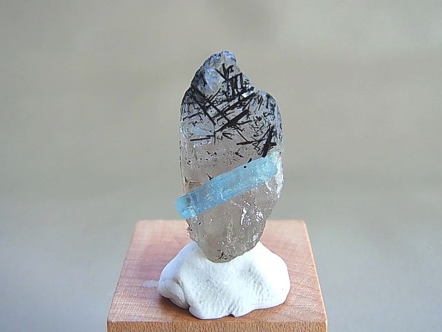 ベトナム産アクアマリン＆ブラックトルマリン付き水晶原石5.7g