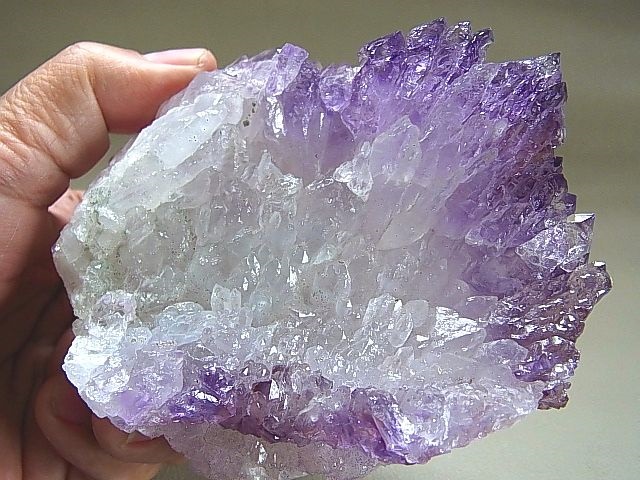 キャビネットサイズ：南インド産フラワーアメジスト原石537g