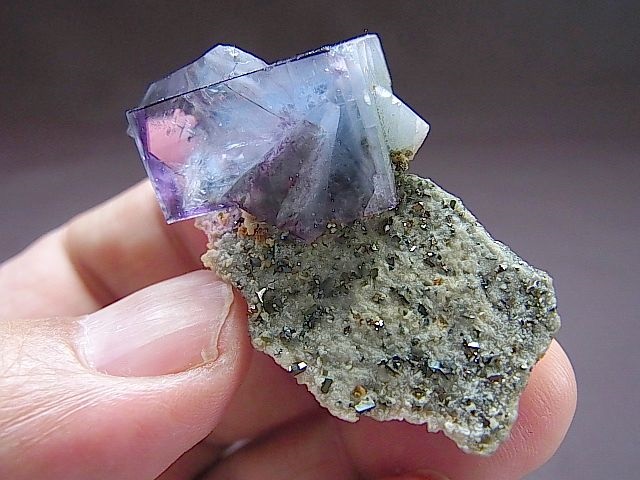 中国 ヤオガンシャン ブルーフローライト パイライト 共生鉱物 原石