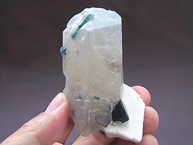 ブラジル産ブルートルマリン付き水晶原石178.8g - パーフェクトストーン PERFECT STONE
