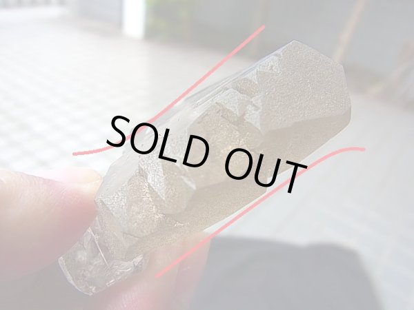 画像2: モンブラン産グインデル水晶（2面ねじれ・スモーキー＆クローズドタイプ）74.5g