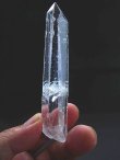 画像2: 内モンゴル産ティンダルエフェクト（クレパスキュラーレイズ）水晶ポイント50.4g