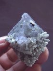 画像1: ダルネゴルスク産カラーレスフローライト・八面体結晶原石54.7g