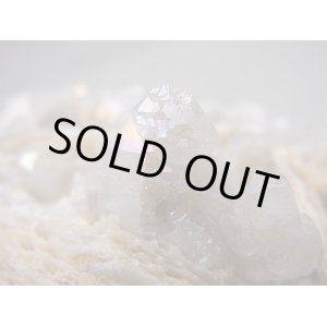 画像: キャビネットサイズ：ダルネゴルスク産ナチュラルレインボー水晶＆カルサイト＆ダトー石原石1,084g