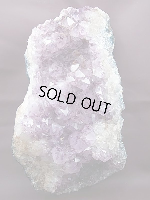 画像1: 【クリアランス価格70％OFF 39,000円→11,700円】キャビネットサイズ：ブラジル産アメジスト原石4,075g