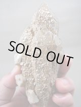 画像: ダルネゴルスク産フェルドスパー付きキャンドル水晶原石 256.6g