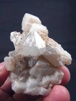 画像1: ダルネゴルスク産フェルドスパー（カリ長石）付き水晶原石 82.3g