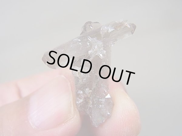 画像2: マラウイ産エジリン＆水晶原石（貫入り） 2.6g