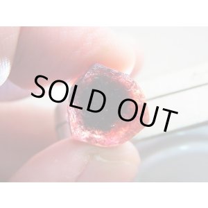 画像: ベトナムBac Kan産ルベライトトルマリン原石 20.5カラット