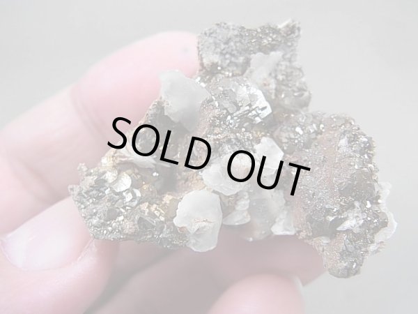 画像1: ロシア・ダルネゴルスク産パイライト＆カルサイト＆フローライト仮晶原石 33.4g