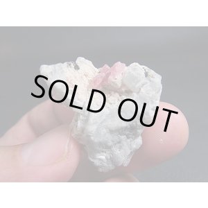 画像: マダガスカル産ペッツォタイト母岩付き原石 15.0g