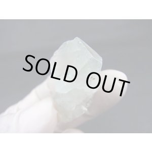 画像: ノルウェー産ペイルグリーンカラーフローライト原石 24.9g