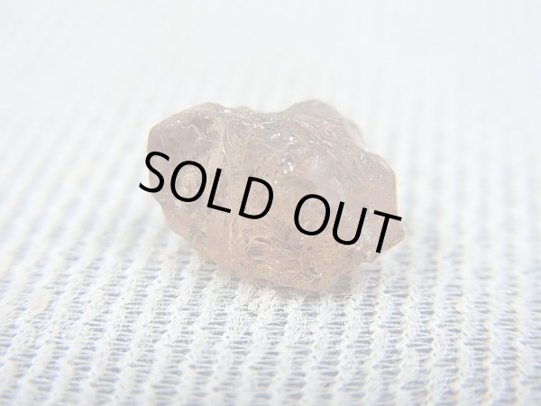 画像1: ケニア産カラーチェンジガーネット原石（アレキタイプ） 4.1カラット