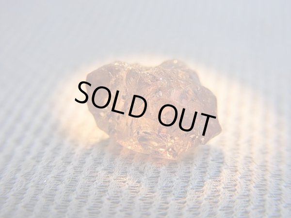 画像2: ケニア産カラーチェンジガーネット原石（アレキタイプ） 4.1カラット