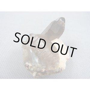 画像: ベトナム・タインホア産アクアマリン付きスモーキー水晶（ブラックトルマリン/微斜長石） 62.6g