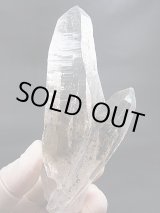 画像: スカルドゥ産クリアテッシンハビット水晶ポイント（ツイン） 176.0g