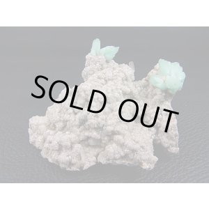 画像: インド・マハラシュトラ州産ミントグリーンアポフィライト&スティルバイト原石 58.4g