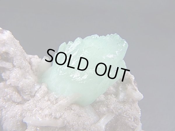 画像2: インド・マハラシュトラ州産ミントグリーンアポフィライト＆スティルバイト原石 53.3g