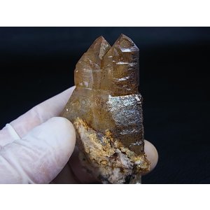 画像: ガネーシュヒマール・ヒンドゥン産ゴールデンヒーラー水晶ポイント（ツイン） 80.9g