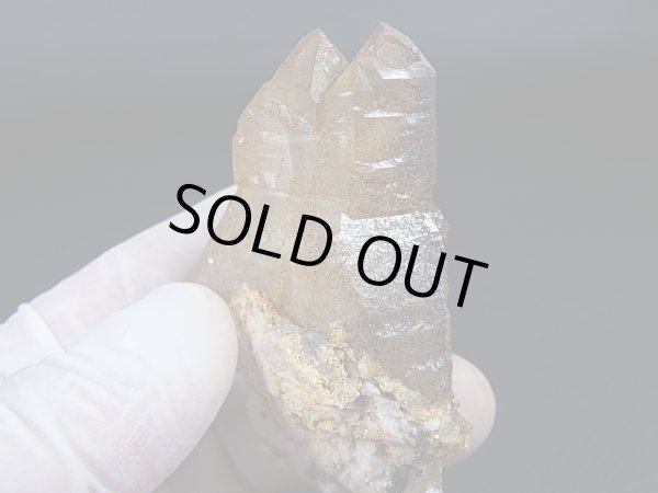 画像1: ガネーシュヒマール・ヒンドゥン産ゴールデンヒーラー水晶ポイント（ツイン） 80.9g