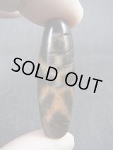 画像: ヴィンテージ：「貴人一眼」（赤朱砂入り）西蔵天珠 直径約13.5×44mm