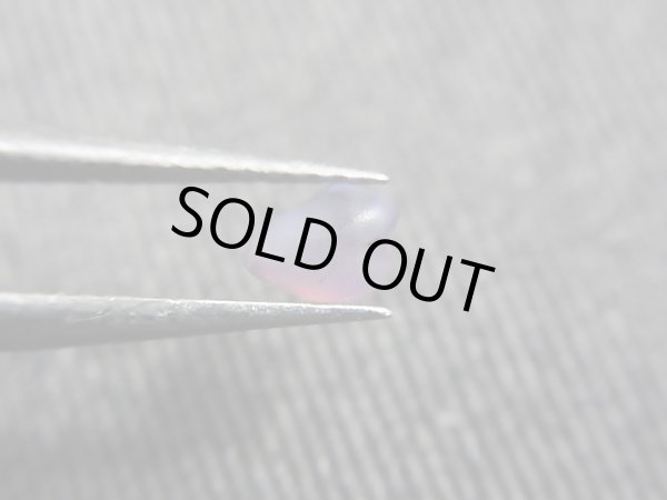 画像2: クリアランス【50％OFF 3,600円→1,800円】ベトナムLuc Yen産シルキーサファイア原石（バイカラー/自然研磨） 0.6カラット
