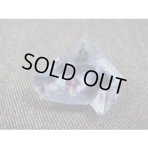 画像: 内モンゴル自治区Yindu産クリア＆ブルーフローライト（カラーシフト/ブルー＆パープルゾーニング）原石 6.9g