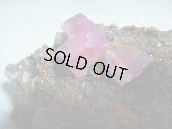 りゃ！メキシコ産　パープルカラー　フローライト　2個セット　原石　鉱物標本 楽天市場】形状お任せ パープルフローライト（蛍石） 100g