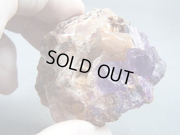 画像2: メキシコ・オハエラ鉱山産フローライト原石（赤色蛍光/バライト共生） 195.6g