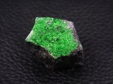 画像: ロシア産ウバロバイトガーネット原石 10.0g