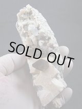 画像: キャビネットサイズ：福建省産スペサルティンガーネット付きスモーキー水晶＆ブルーフローライト原石 352.5g