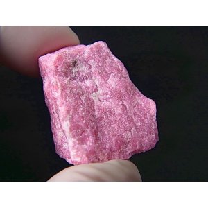 画像: スウェーデンDalarna産ロードナイト原石 25.1g
