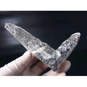 画像: 内モンゴル産日本式双晶水晶（ヘマタイト付き） 120.8g