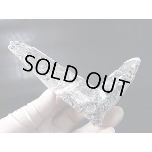 画像: 内モンゴル産日本式双晶水晶(ヘマタイト付き) 120.8g