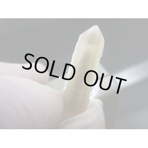 画像: 内モンゴル産角閃石/ヘデンベルガイト入り水晶原石（トラピチェ） 1.7g