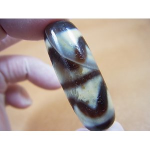 画像: 「四線虎牙」（ドラゴンライン入り）現代天珠 直径約14×40mm